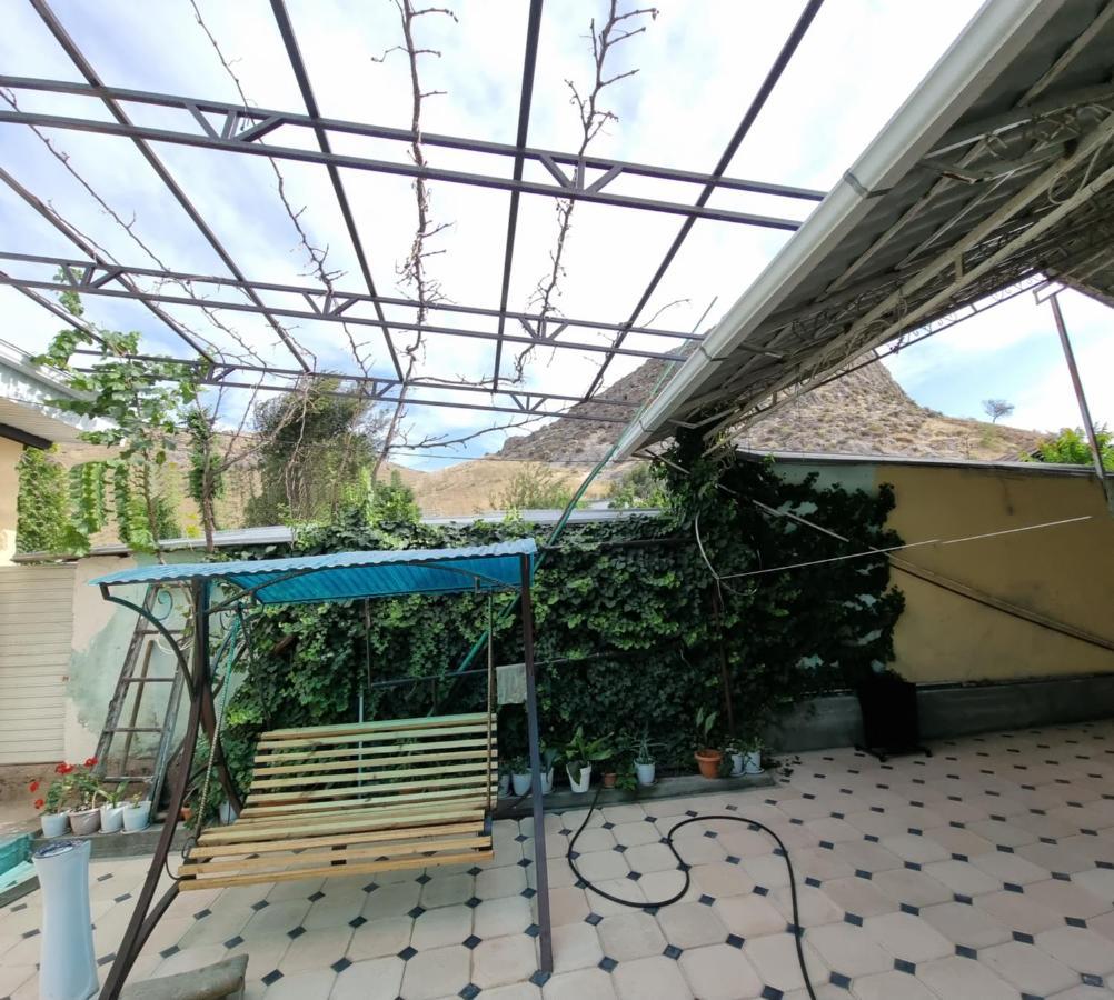 אוש Hostel Sulaiman-Too מראה חיצוני תמונה